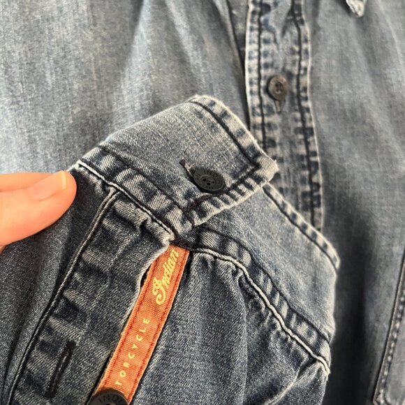 Indian Motorcycles Sz L Chambray denim Logo Printed Button Down Shirt - Picture 9 of 9